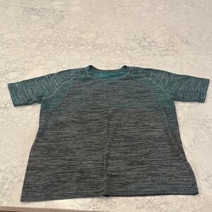 lululemon athletica Heathered Gray and Teal Short Sleeve Tee